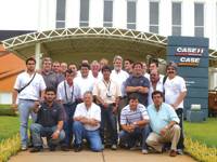 Revista PRODUCCION: Visita de clientes argentinos a las f&aacute;bricas Case IH en Brasil